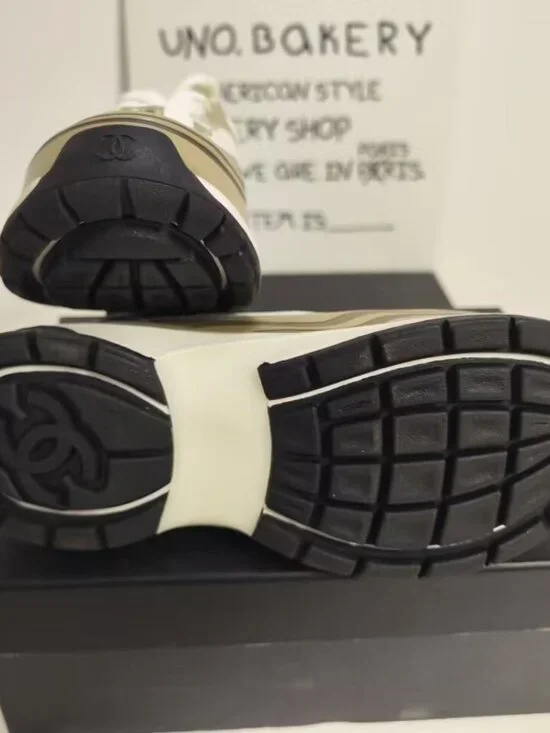 👟💛Chanel Sneakers💛👟 - Picture 3 of 4